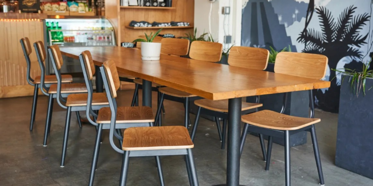 DIFFERENT STYLES OF RESTAURANTS CHAIRS 