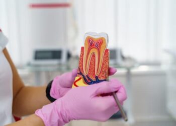 Saving Teeth Through Modern Microsurgery: How Apicoectomy Evolved and What Patients Can Expect Next Year