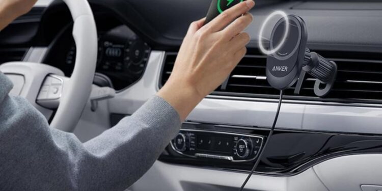 How to Choose a Safe Wireless Car Charger for Road Trips